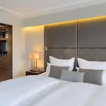 Pullman 4*
