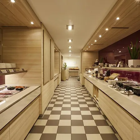 Pullman Hotel 4*