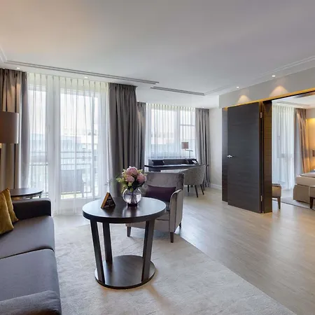 Pullman Hotel 4*