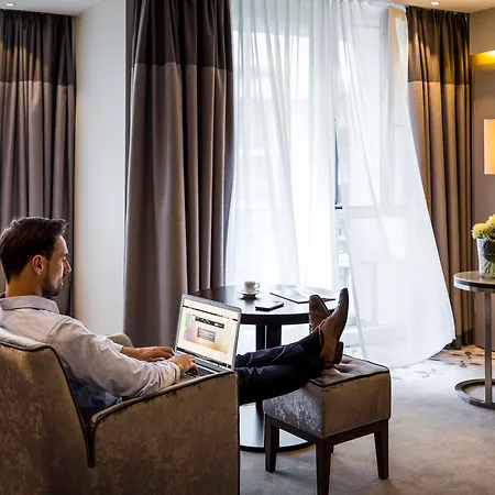 Pullman 4*